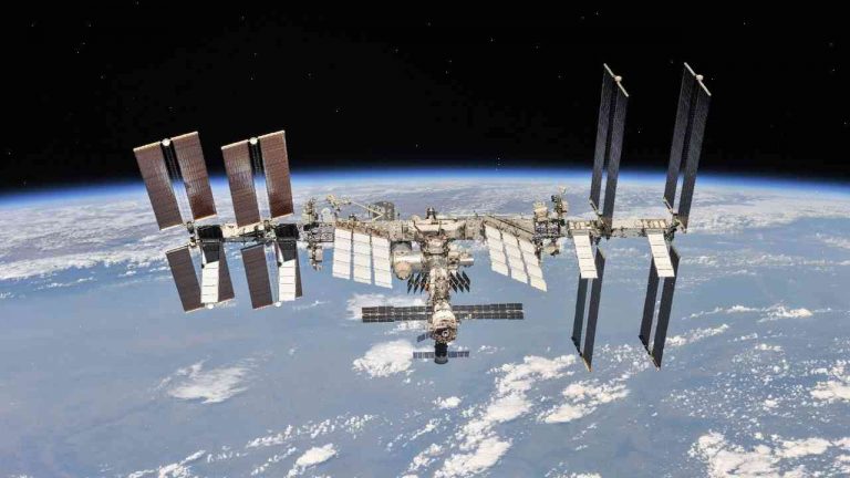 Two upcoming space station spacewalks postponed due to early warning of space debris